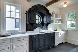 Custom Two-Tone Kitchen Cabintery